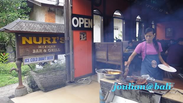 巴厘岛美食游记——乌布Naughty Nuri's Warung and Grill烤猪排餐厅，巴厘岛最好吃的烤猪肋排！