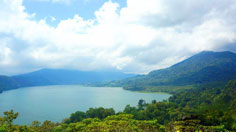 巴厘岛双子湖（Danau Buyun & Danau Tamblingan）